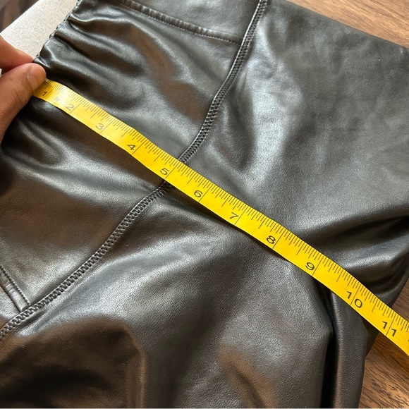 Aritzia Wilfred Free Vegan Leather Daria Pant Size XSmall Black Skinny High Rise - Picture 8 of 10